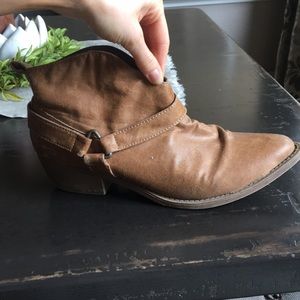 Size 10 Coconuts by Matisse Booties